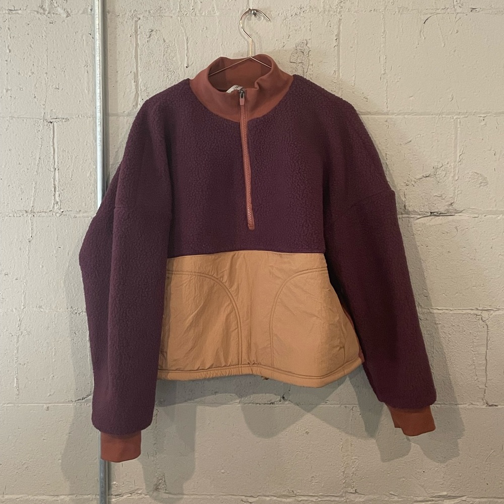 NWOT Fabletics Quarter Zip Size L